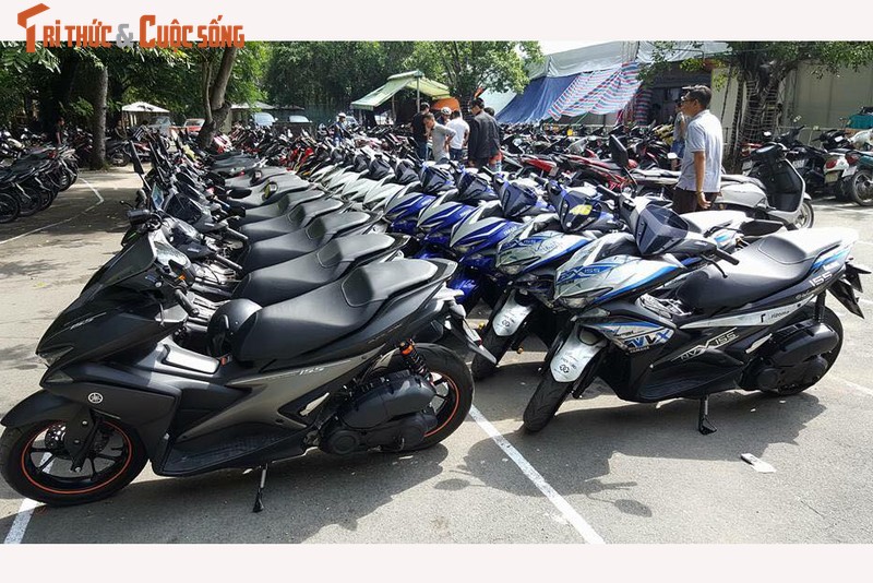 Gan 100 xe tay ga Yamaha NVX 155 gap mat tai Ha Noi-Hinh-2